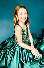 Load image into Gallery viewer, Jewel Gown Different lace/colors