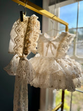 Load image into Gallery viewer, Creme Chantilly Bonnet