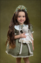 Load image into Gallery viewer, Clover Crown