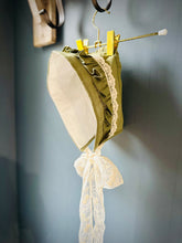 Load image into Gallery viewer, Blush & Lilac Bonnet