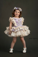 Load image into Gallery viewer, Lavenders and Daisies