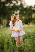 Load image into Gallery viewer, Chantilly lace hair bow