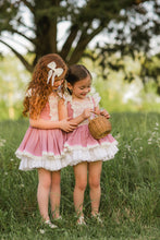 Load image into Gallery viewer, Vintage lace hair bow
