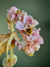 Load image into Gallery viewer, Pearls and Petals Flower Crown
